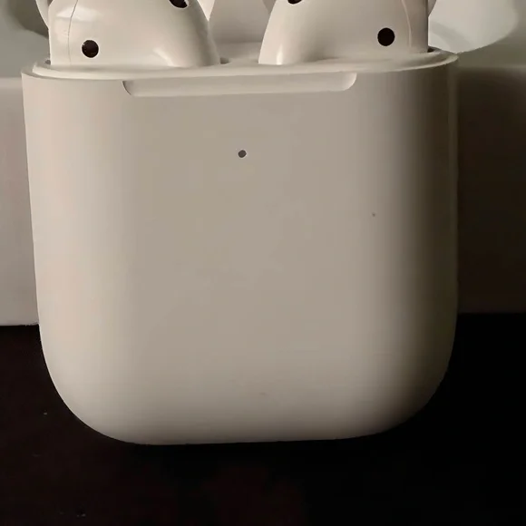 Apple AirPods Wireless Earbuds
